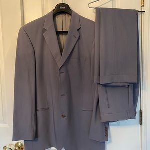 4 men’s Hugo Boss suits